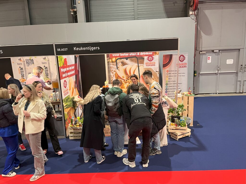 Zorg & Food 2024 zit er op! 2 Yvette bij zuil stand van schuinboven
